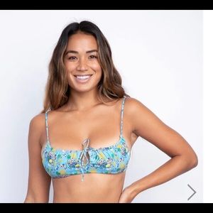 NWT Skatie Demi Bikini Top